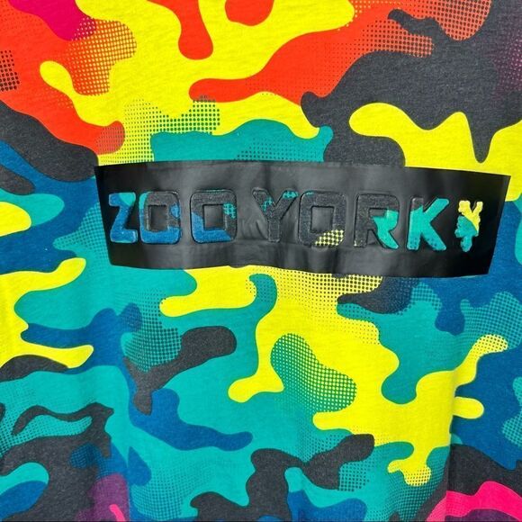 𝅺ZOO York Rainbow Camo T-shirt Size S - Picture 2 of 9